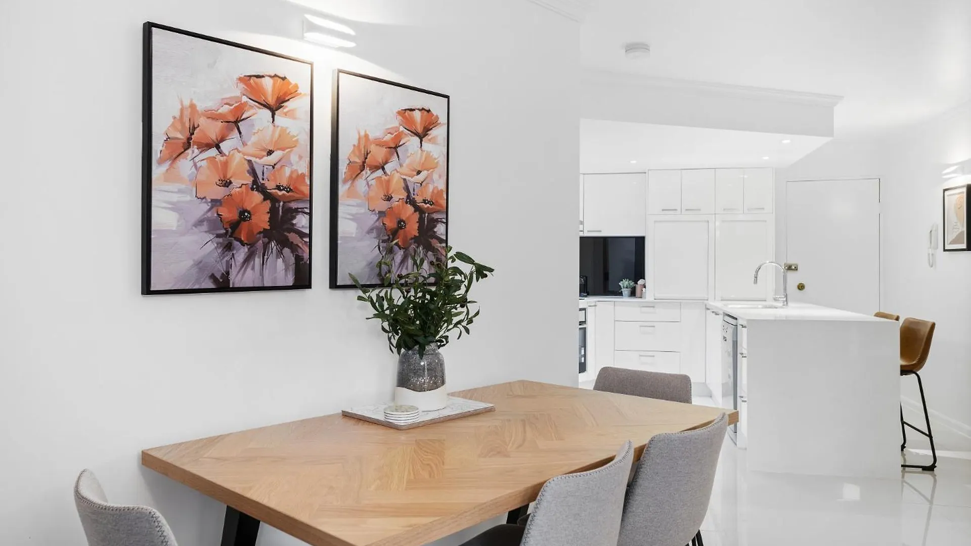 Comfy 2-Bed With Pool And Secure Parking Apartment Brisbane